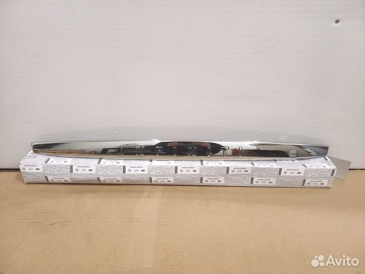 Молдинг на крышку багажника Infiniti Fx35 Fx45