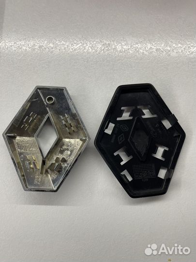 Значок renault