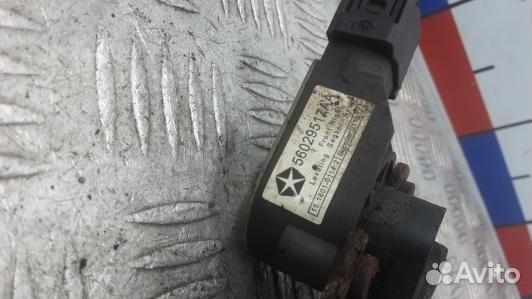 Датчик положения подвески jeep grand cherokee WK2