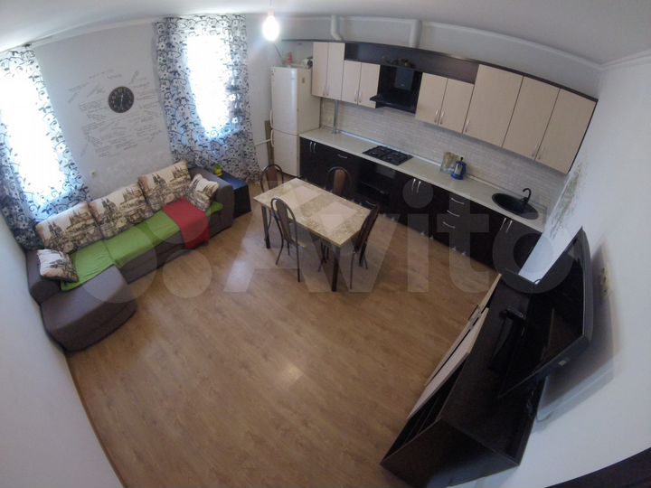 2-к. квартира, 55 м², 4/4 эт.