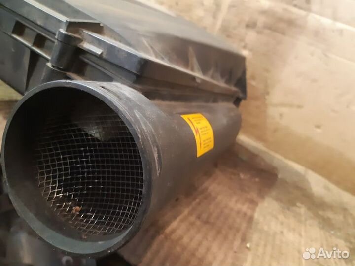 Корпус воздушного фильтра Mercedes-Benz M-класс