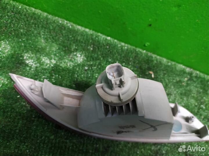 Отражатель бампера заднего левый Ford Focus 3 (CB