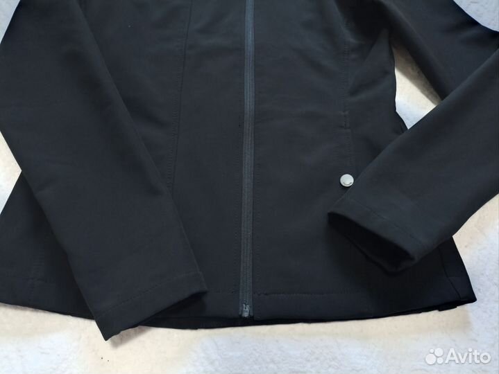 Женская куртка софтшелл чёрная Bench 44 S M