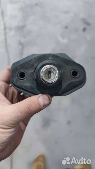 Личинка замка багажника bmw 7 f01