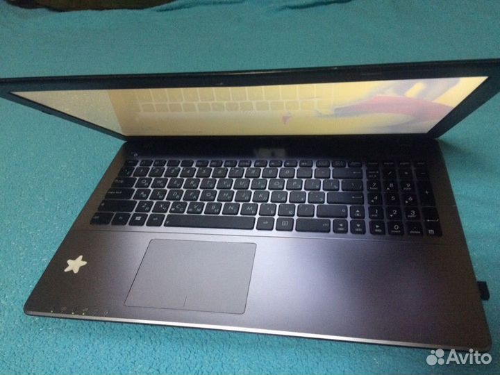Ноутбук asus x550dp