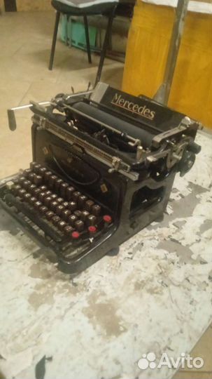 Печатная пишущая машинка