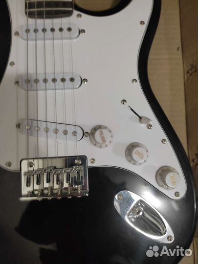 Электрогитара Squier MM Stratocaster HT