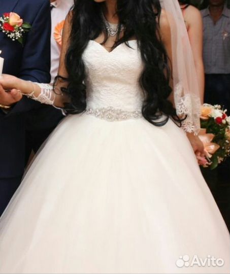 Свадебное платье, молочного цвета