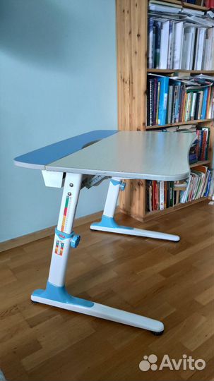 Растущая парта Дэми