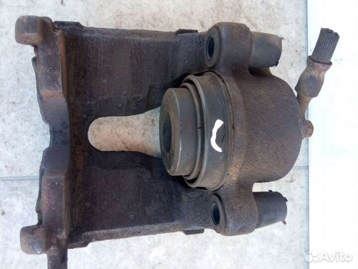 Суппорт тормозной передний левый Opel Astra G