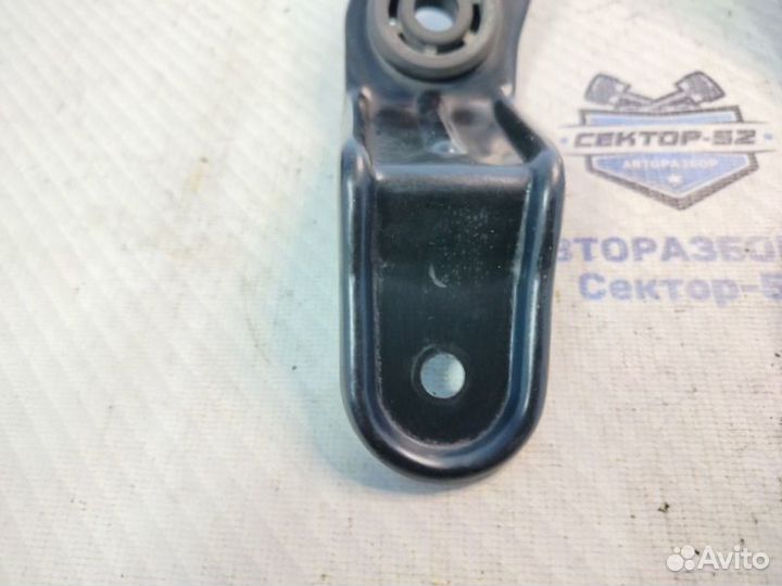 Кронштейн радиатора Chevrolet Captiva C100