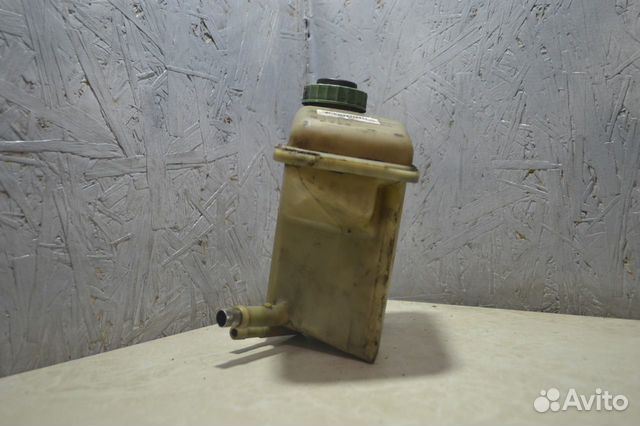 Бачок гур Audi 100