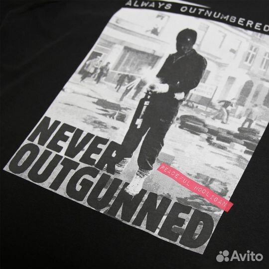 Футболка Peaceful Hooligan новая оригинал L