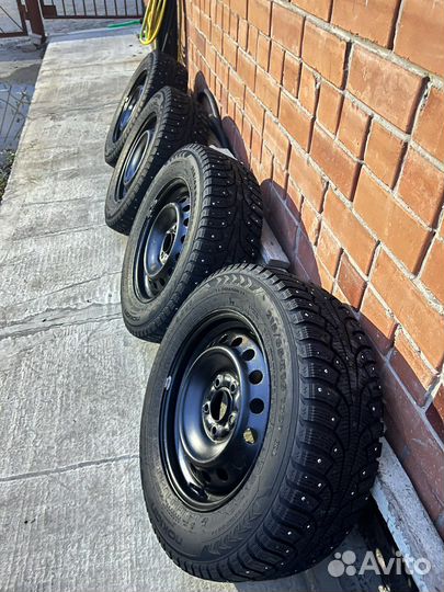 Nokian Tyres Nordman 5 SUV 215/65 R16 102T