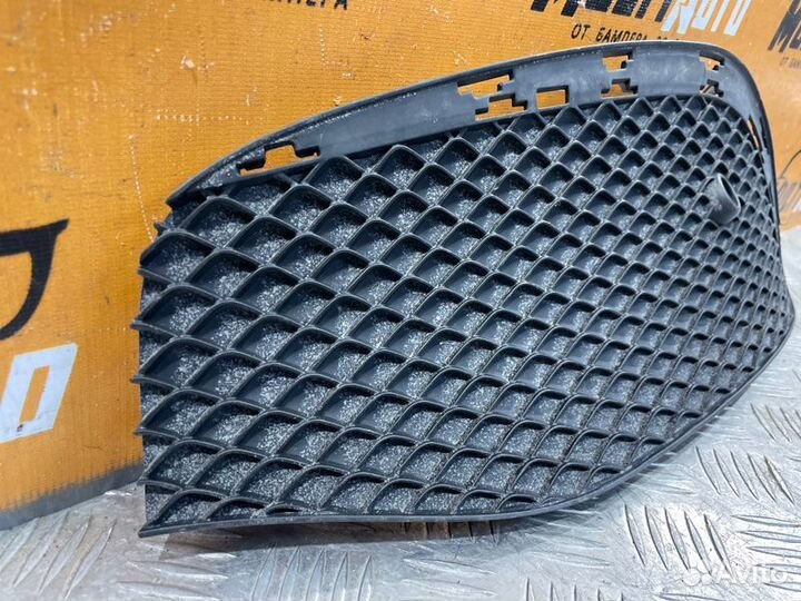 Решетка в бампер передняя левая Mercedes E-Classe