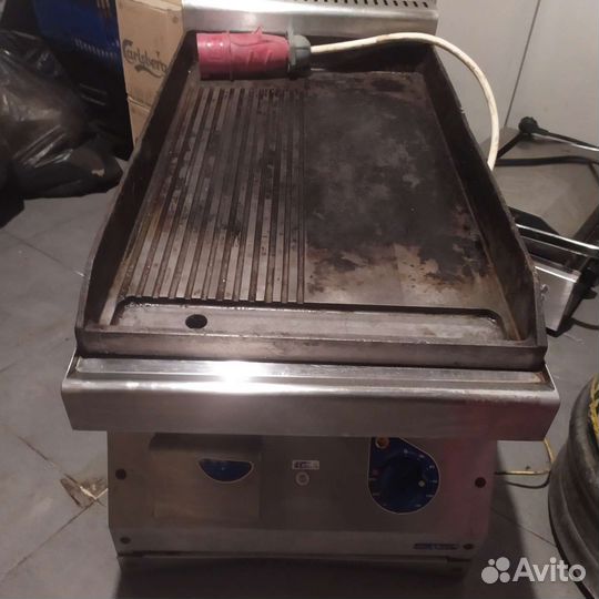 Гриль бу(жарочная поверхность)