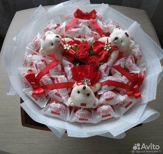 Букеты из конфет и подарочные боксы