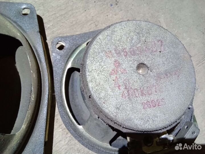 Колонки Мицубиси Паджеро 2