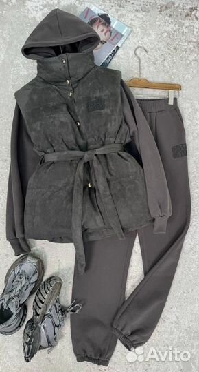 Спортивный костюм женский