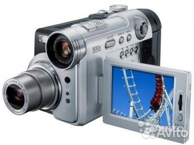 Видеокамера samsung VP-D6550i -это2006год касетная