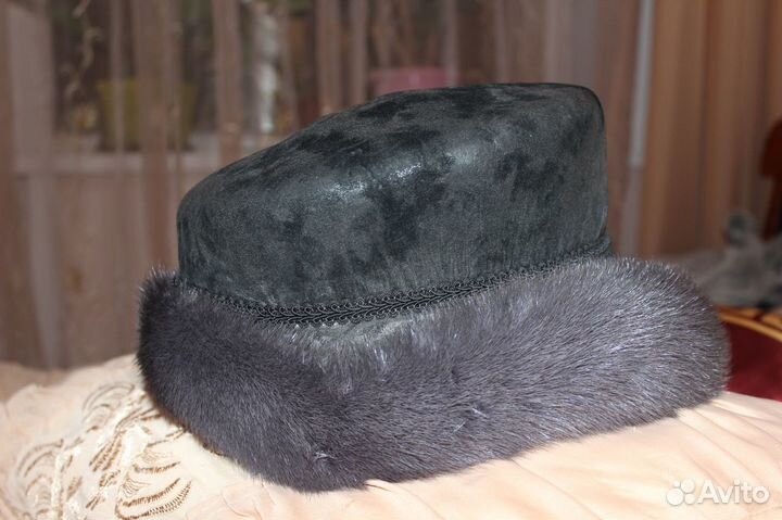 Женская зимняя шапка