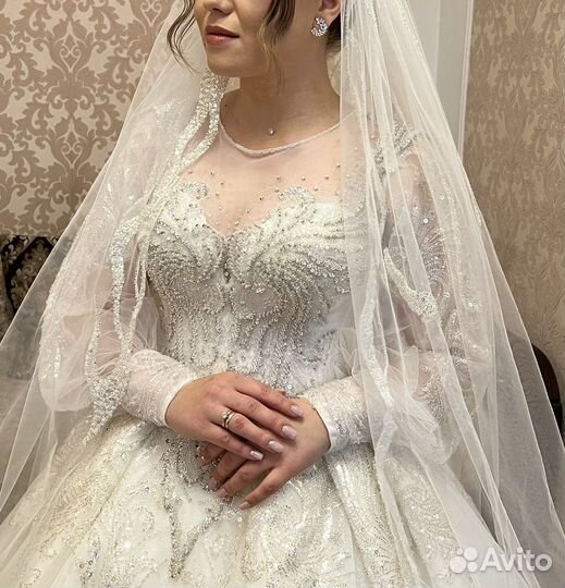 Свадебное платье