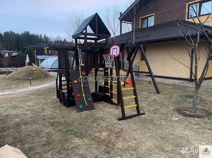 Детская площадка в наличии