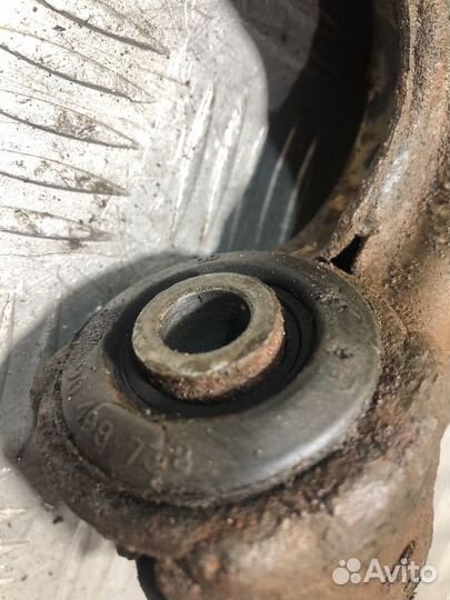 Рычаг передний левый нижний Opel Astra H