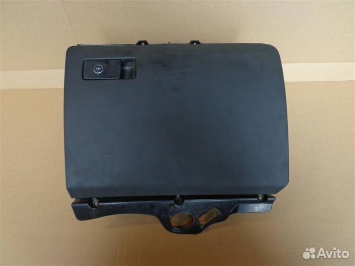 Бардачок VW Passat B6