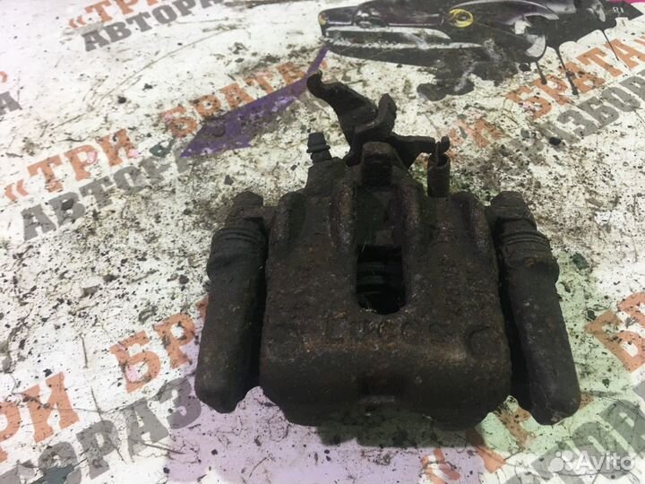 Форд Фокус Суппорт задний Лев