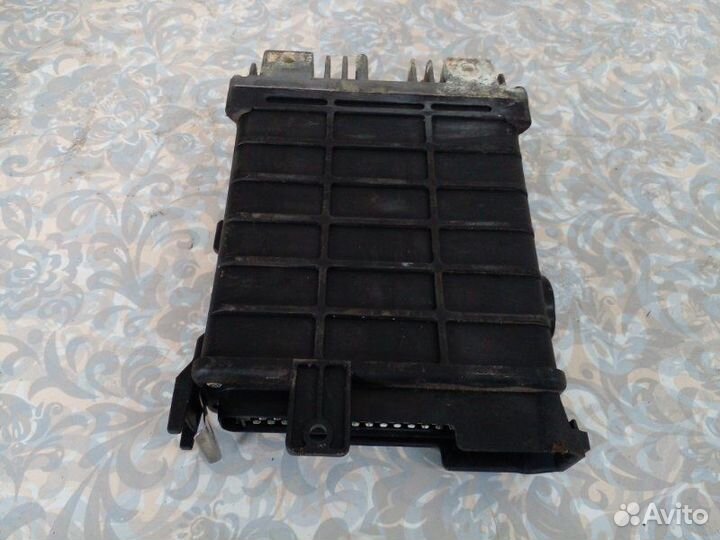 Блок управления двигателем Audi 100 С4 1993