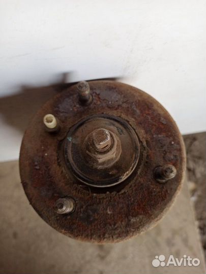 Амортизатор передний Land Rover Discovery IV