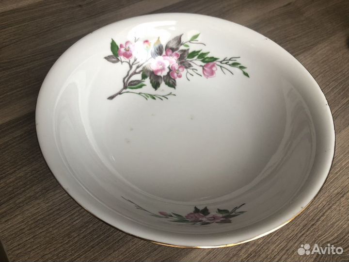 Сервизы столовый и чайный