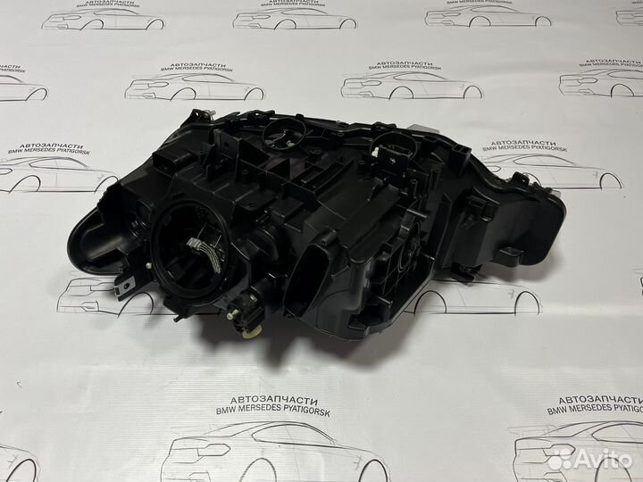 Правая фара BMW F30 дорестайлинг биксенон