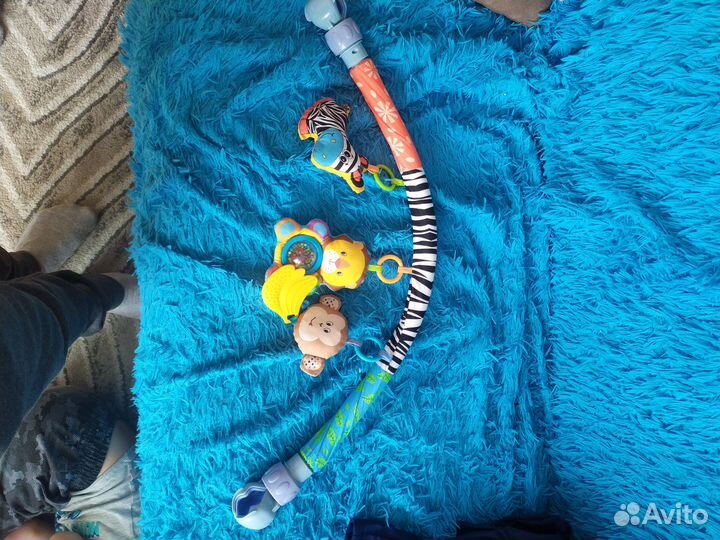 Дуга с игрушками универсальная