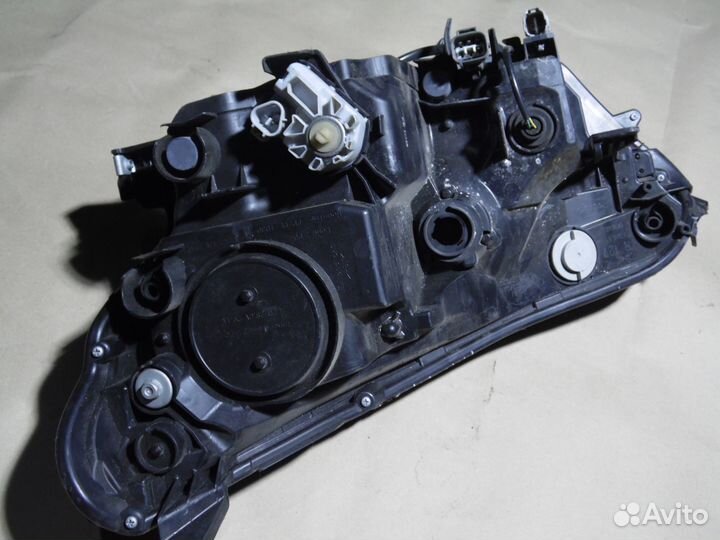 Фара правая лэд Тойота рав4