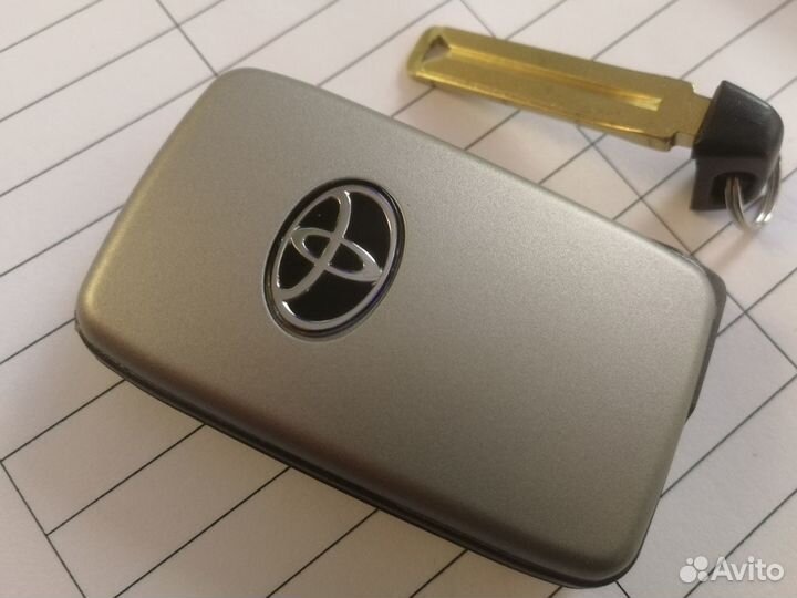 Новый смарт ключ Toyota Land Cruiser Prado 150