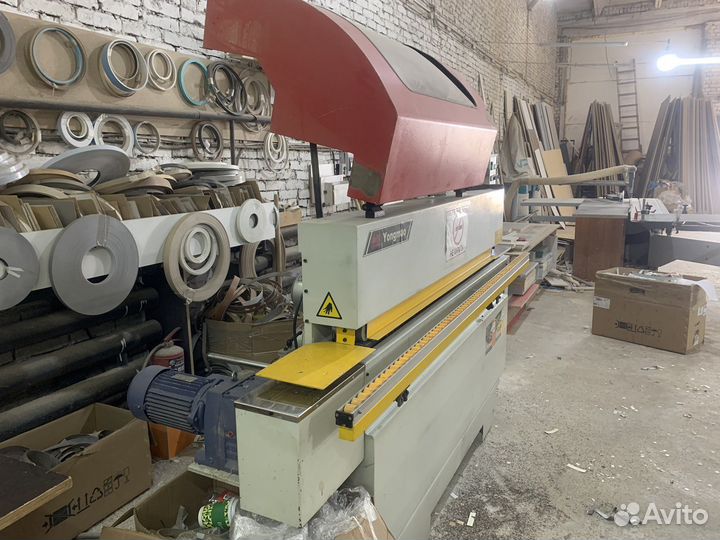 Кромкооблицовочный станок