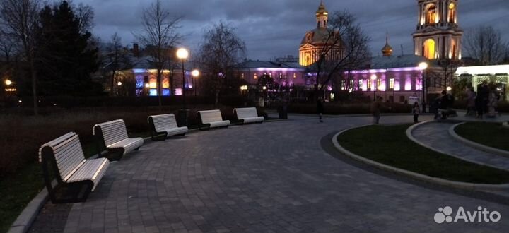 Скамейка стальная «Парабола» RAL 9005