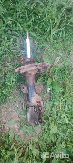 Стойка передняя