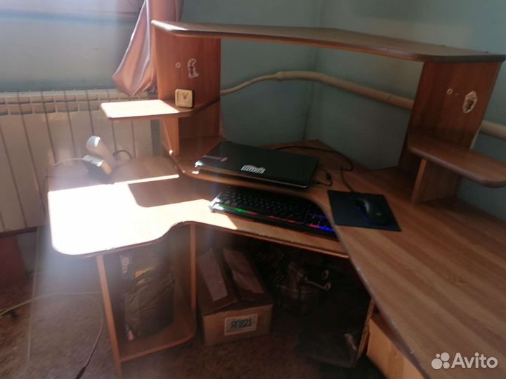 Стол письменный-компьютерный