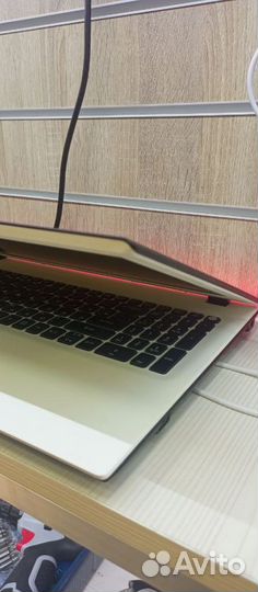 Ноутбук Acer E5-573-391E