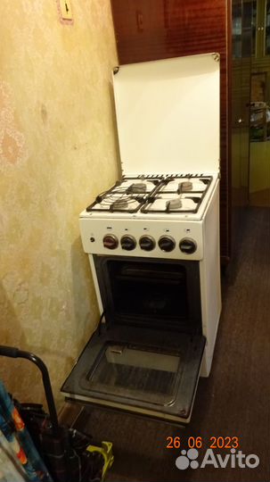 4 комфорочная газовая плита продаю
