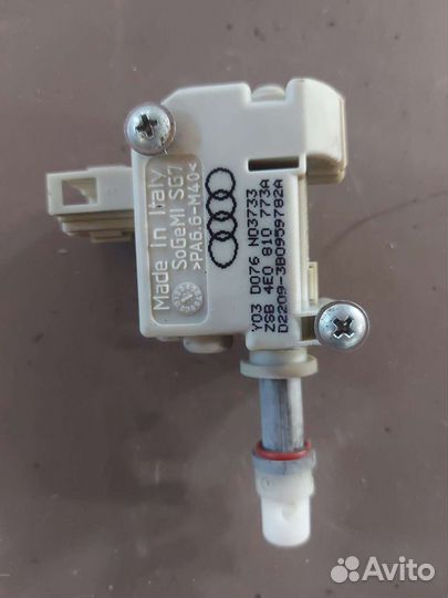 Актуатор лючка бензобака Audi A8 Д3