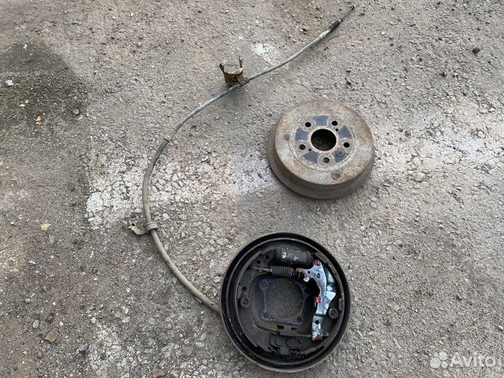 Тормозной механизм задний левый Toyota Rav 4 XA20