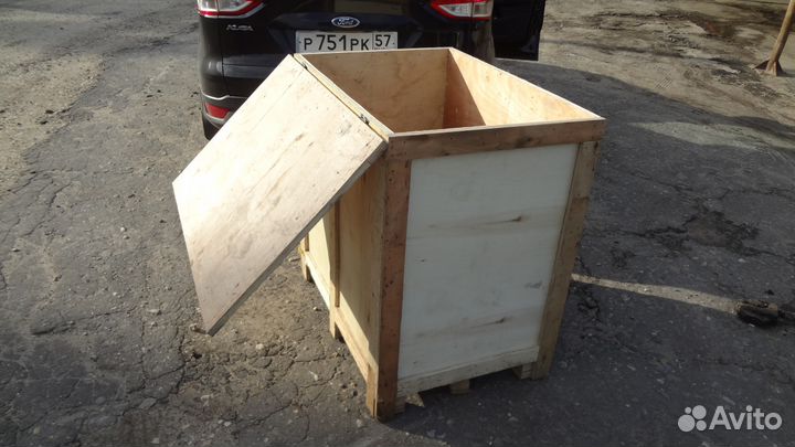 Ящики для хранения или перевозки. Будка для собаки