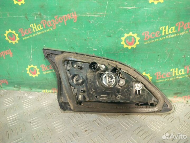 Фонарь в крышку багажника правый Mazda 3 BL 1.6