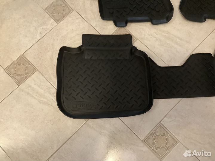 Автомобильные коврики резиновые