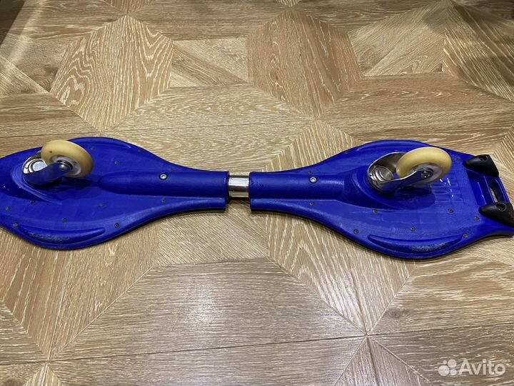 Роллерсерф со светящимися колесами