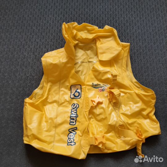 Надувной жилет жёлтый b размер